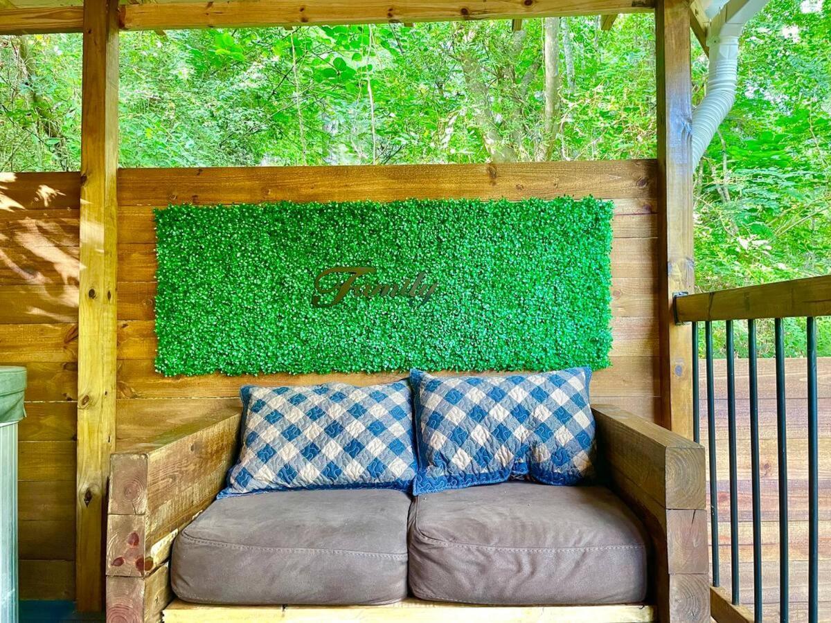 New Tiny Cabin Hot Tub Firepit Fenced Yard Sevierville Ngoại thất bức ảnh